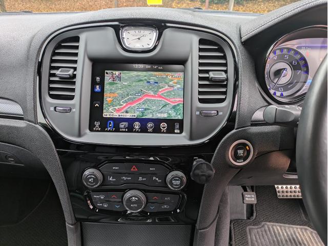 クライスラー・300 300S スマートキー・ブラックレザーシート・パワーシート・シートヒーター・プッシュスタート・社外22インチAW・社外フルセグ・ETC・バックカメラ・クルーズコントロール・Bluetooth・ヒートステアリング(53枚目)