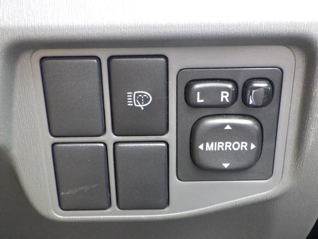 プリウス Sツーリングセレクション 1年保証付 禁煙車 純正ナビ フルセグTV バックカメラ Bluetooth ETC LEDヘッドライト オートライト CD・DVD再生 ステアリングスイッチ 純正アルミホイール プッシュスタート(23枚目)