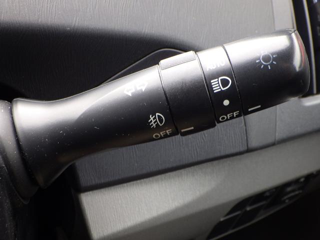 プリウス Sツーリングセレクション 1年保証付 禁煙車 純正ナビ フルセグTV バックカメラ Bluetooth ETC LEDヘッドライト オートライト CD・DVD再生 ステアリングスイッチ 純正アルミホイール プッシュスタート(27枚目)