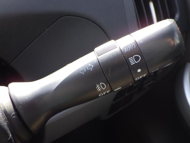 プリウス Ｓツーリングセレクション　１年保証付　純正ナビ　フルセグＴＶ　バックカメラ　ＥＴＣ　ステアリングスイッチ　ＬＥＤヘッドライト　オートライト　ＣＤ・ＤＶＤ再生　スマートキー　プッシュスタート　純正アルミホイール　ウィンカーミラー（24枚目）