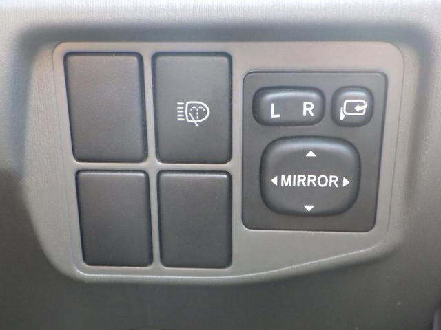 プリウス Ｓツーリングセレクション　１年保証付　純正ナビ　フルセグＴＶ　バックカメラ　ＥＴＣ　ステアリングスイッチ　ＬＥＤヘッドライト　オートライト　ＣＤ・ＤＶＤ再生　スマートキー　プッシュスタート　純正アルミホイール　ウィンカーミラー（26枚目）