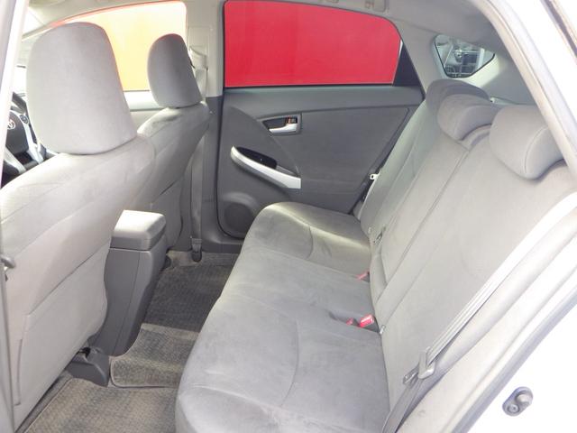 プリウス Ｓツーリングセレクション　１年保証付　純正ナビ　フルセグＴＶ　バックカメラ　ＥＴＣ　ステアリングスイッチ　ＬＥＤヘッドライト　オートライト　ＣＤ・ＤＶＤ再生　スマートキー　プッシュスタート　純正アルミホイール　ウィンカーミラー（39枚目）