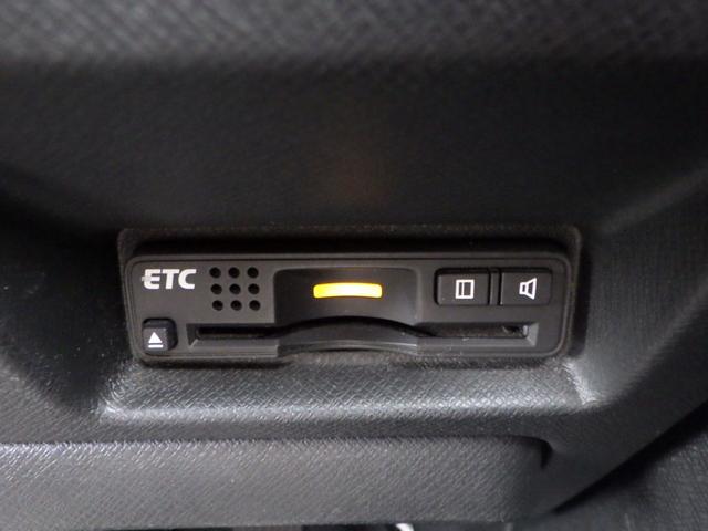 ステップワゴンスパーダ Z インターナビセレクション 1年保証付 純正ナビ ワンセグTV バックカメラ フリップダウンモニター ETC 両側パワースライドドア HIDヘッドライト ステアリングスイッチ クルーズコントロール CD・DVD再生 スマートキー(19枚目)