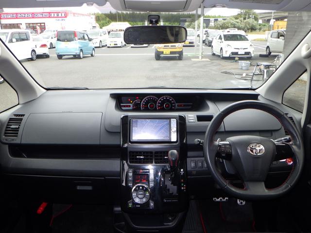 ノア Ｓｉ　Ｇ’ｓバージョンＥＤＧＥ　１年保証付　ワンオーナー　純正ＨＤＤナビ　サンルーフ　ダウンサス　フルセグ　バックカメラ　Ｂｌｕｅｔｏｏｔｈ　ＥＴＣ　両側パワースライドドア　ＨＩＤヘッドライト　ステアリングスイッチ　ＣＤ・ＤＶＤ再生（12枚目）