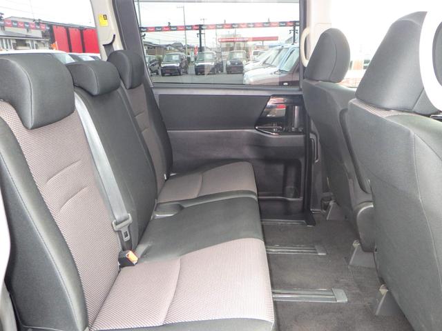 ノア Ｓｉ　Ｇ’ｓバージョンＥＤＧＥ　１年保証付　ワンオーナー　純正ＨＤＤナビ　サンルーフ　ダウンサス　フルセグ　バックカメラ　Ｂｌｕｅｔｏｏｔｈ　ＥＴＣ　両側パワースライドドア　ＨＩＤヘッドライト　ステアリングスイッチ　ＣＤ・ＤＶＤ再生（34枚目）