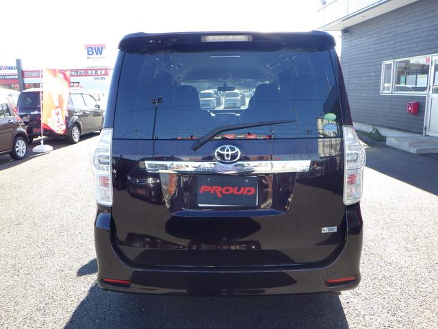 ヴォクシー ＺＳ　煌ＩＩＩ　１年保証付　後期型　社外ナビ　フルセグＴＶ　ＥＴＣ　Ｂｌｕｅｔｏｏｔｈ　両側パワースライドドア　ＨＩＤヘッドライト　オートライト　ＣＤ・ＤＶＤ再生　ハーフレザーシート　パドルシフト　プッシュスタート（7枚目）