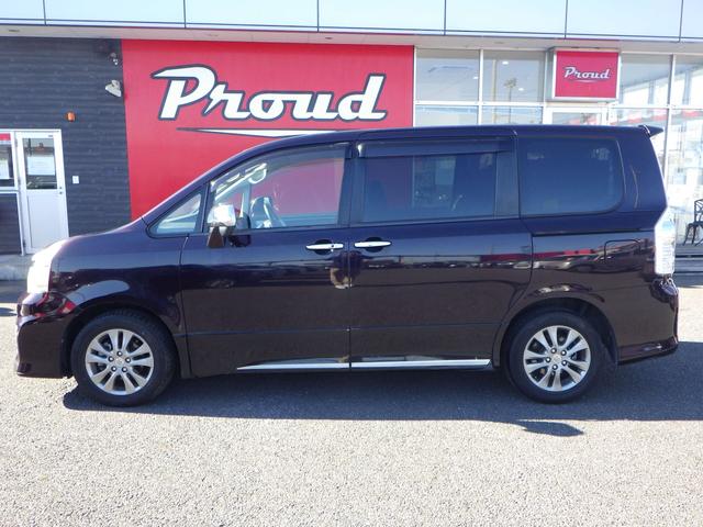 ヴォクシー ＺＳ　煌ＩＩＩ　１年保証付　後期型　社外ナビ　フルセグＴＶ　ＥＴＣ　Ｂｌｕｅｔｏｏｔｈ　両側パワースライドドア　ＨＩＤヘッドライト　オートライト　ＣＤ・ＤＶＤ再生　ハーフレザーシート　パドルシフト　プッシュスタート（9枚目）