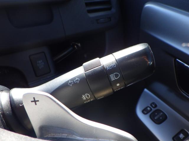 ヴォクシー ＺＳ　煌ＩＩＩ　１年保証付　後期型　社外ナビ　フルセグＴＶ　ＥＴＣ　Ｂｌｕｅｔｏｏｔｈ　両側パワースライドドア　ＨＩＤヘッドライト　オートライト　ＣＤ・ＤＶＤ再生　ハーフレザーシート　パドルシフト　プッシュスタート（23枚目）