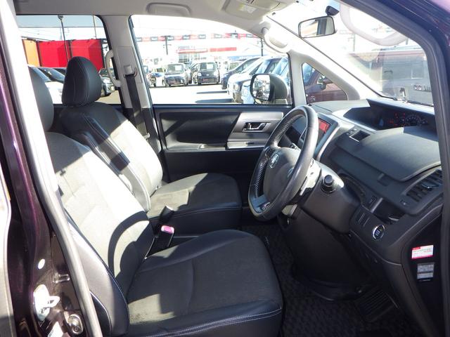 ヴォクシー ＺＳ　煌ＩＩＩ　１年保証付　後期型　社外ナビ　フルセグＴＶ　ＥＴＣ　Ｂｌｕｅｔｏｏｔｈ　両側パワースライドドア　ＨＩＤヘッドライト　オートライト　ＣＤ・ＤＶＤ再生　ハーフレザーシート　パドルシフト　プッシュスタート（29枚目）