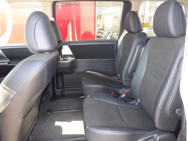 ヴォクシー ＺＳ　煌ＩＩＩ　１年保証付　後期型　社外ナビ　フルセグＴＶ　ＥＴＣ　Ｂｌｕｅｔｏｏｔｈ　両側パワースライドドア　ＨＩＤヘッドライト　オートライト　ＣＤ・ＤＶＤ再生　ハーフレザーシート　パドルシフト　プッシュスタート（36枚目）