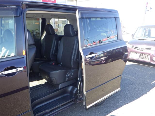 ヴォクシー ＺＳ　煌ＩＩＩ　１年保証付　後期型　社外ナビ　フルセグＴＶ　ＥＴＣ　Ｂｌｕｅｔｏｏｔｈ　両側パワースライドドア　ＨＩＤヘッドライト　オートライト　ＣＤ・ＤＶＤ再生　ハーフレザーシート　パドルシフト　プッシュスタート（38枚目）