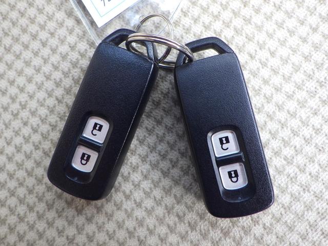 Ｎ－ＯＮＥ Ｇ・Ｌパッケージ　１年保証付　純正ナビ　バックカメラ　ＣＤ再生　ラジオ　ＨＩＤヘッドライト　オートライト　ステアリングスイッチ　スマートキー　プッシュスタート　電動格納ミラー　オートエアコン　バニティミラー　２トーン車（20枚目）