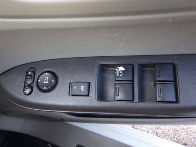 Ｎ－ＯＮＥ Ｇ・Ｌパッケージ　１年保証付　純正ナビ　バックカメラ　ＣＤ再生　ラジオ　ＨＩＤヘッドライト　オートライト　ステアリングスイッチ　スマートキー　プッシュスタート　電動格納ミラー　オートエアコン　バニティミラー　２トーン車（21枚目）