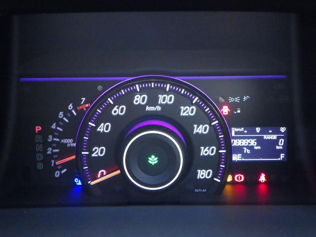 ステップワゴンスパーダ Z 1年保証付 車検令和9年7月迄 禁煙車 社外ナビ フルセグTV バックカメラ フリップダウンモニター ETC 両側パワースライドドア HIDヘッドライト CD・DVD再生 パドルシフト オートエアコン(28枚目)