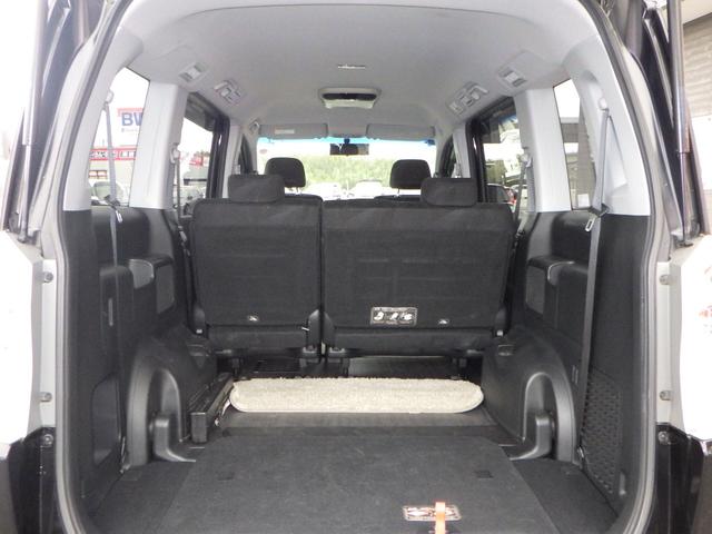 ステップワゴンスパーダ Z 1年保証付 車検令和9年7月迄 禁煙車 社外ナビ フルセグTV バックカメラ フリップダウンモニター ETC 両側パワースライドドア HIDヘッドライト CD・DVD再生 パドルシフト オートエアコン(35枚目)