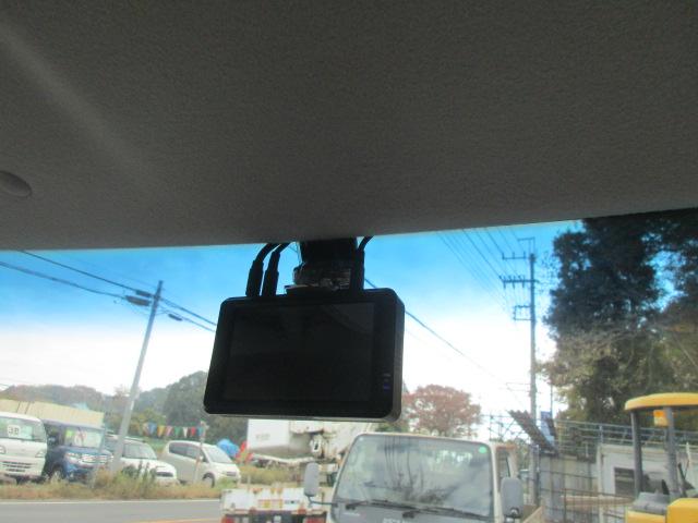 Ｎ－ＢＯＸ Ｇ・Ｌパッケージ　車検９年１１月ナビバックカメラＴＶスマートキー　ＥＴＣアレルクリーンシート運転席シートハイトアジャスターリア左側パワースライドドア＋イージークローザー（両側）（12枚目）