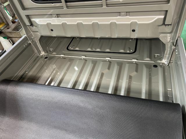 スーパーキャリイ Xリミテッド スズキセーフティサポート パイオニアナビ バックカメラ 15インチアルミ デジタルミラードラレコ 荷台マット ゲートアッパープレート(19枚目)