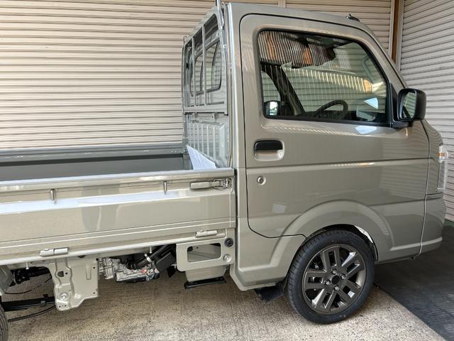 キャリイトラック KCエアコン・パワステ 届出済未使用車 4WD LEDフォグランプ 15インチアルミホイール 荷台マット アッパーメンバーガード フロアジュータン(8枚目)