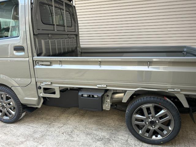 キャリイトラック KCエアコン・パワステ 届出済未使用車 4WD LEDフォグランプ 15インチアルミホイール 荷台マット アッパーメンバーガード フロアジュータン(11枚目)