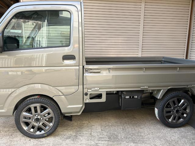 キャリイトラック KCエアコン・パワステ 届出済未使用車 4WD LEDフォグランプ 15インチアルミホイール 荷台マット アッパーメンバーガード フロアジュータン(12枚目)