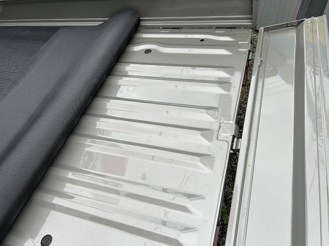 キャリイトラック KCエアコン・パワステ 届出済未使用車 4WD LEDフォグランプ 15インチアルミホイール 荷台マット アッパーメンバーガード フロアジュータン(16枚目)