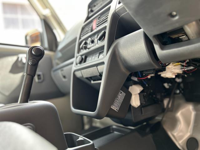 キャリイトラック KCエアコン・パワステ 届出済未使用車 4WD LEDフォグランプ 15インチアルミホイール 荷台マット アッパーメンバーガード フロアジュータン(23枚目)