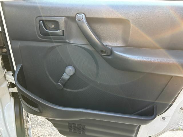 キャリイトラック ＫＣエアコン・パワステ　ケンウッドオーディオ　２スピーカー　１４インチアルミ（33枚目）