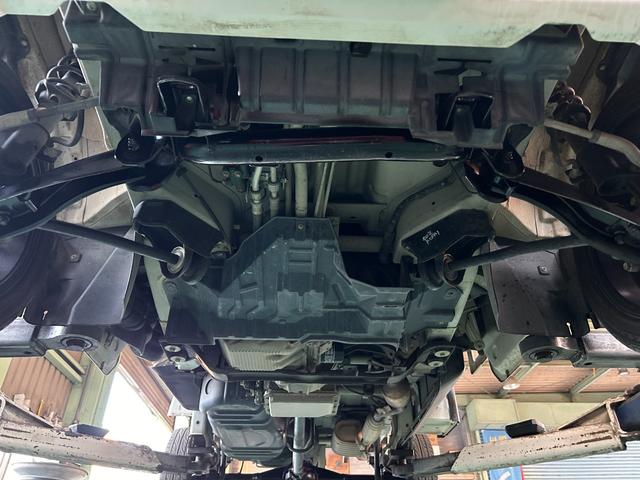 キャリイトラック ＫＣエアコン・パワステ　ケンウッドオーディオ　２スピーカー　１４インチアルミ（36枚目）