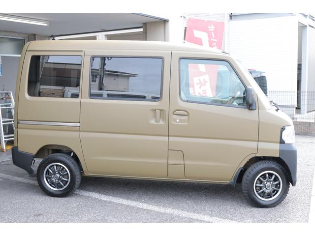 ＮＶ１００クリッパーバン ＧＸ　ハイルーフ　地デジナビ　ＥＴＣ　純正キーレス　全塗装済　１２ＡＷ　ゴツゴツタイヤバン用（8枚目）