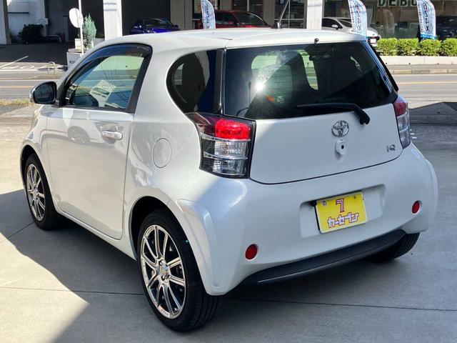 TOYOTA IQ 130G LEATHER PACKAGE