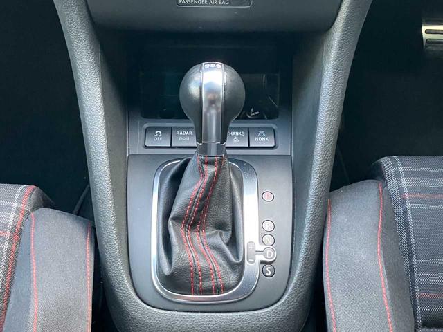 ゴルフ GTI ターボ☆社外ナビ☆バックカメラ☆ETC☆ドライブレコーダー☆オートライト☆クルーズコントロール☆ステアリングリモコン☆Bluetooth☆ミュージックサーバー☆HIDヘッドライト☆純正アルミホイール(12枚目)