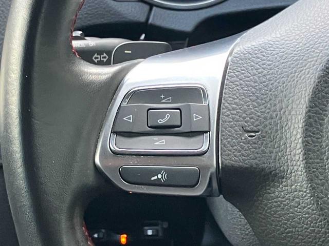 ゴルフ GTI ターボ☆社外ナビ☆バックカメラ☆ETC☆ドライブレコーダー☆オートライト☆クルーズコントロール☆ステアリングリモコン☆Bluetooth☆ミュージックサーバー☆HIDヘッドライト☆純正アルミホイール(14枚目)