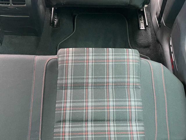 ゴルフ GTI ターボ☆社外ナビ☆バックカメラ☆ETC☆ドライブレコーダー☆オートライト☆クルーズコントロール☆ステアリングリモコン☆Bluetooth☆ミュージックサーバー☆HIDヘッドライト☆純正アルミホイール(32枚目)