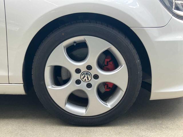 ゴルフ GTI ターボ☆社外ナビ☆バックカメラ☆ETC☆ドライブレコーダー☆オートライト☆クルーズコントロール☆ステアリングリモコン☆Bluetooth☆ミュージックサーバー☆HIDヘッドライト☆純正アルミホイール(53枚目)