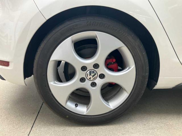 ゴルフ GTI ターボ☆社外ナビ☆バックカメラ☆ETC☆ドライブレコーダー☆オートライト☆クルーズコントロール☆ステアリングリモコン☆Bluetooth☆ミュージックサーバー☆HIDヘッドライト☆純正アルミホイール(54枚目)