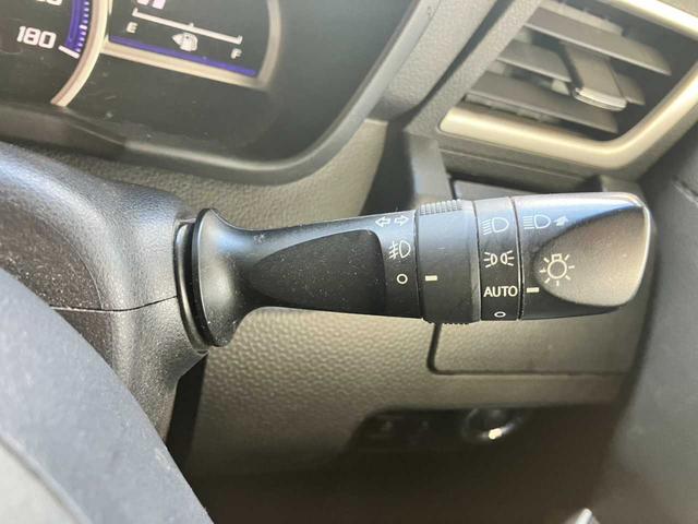 トール カスタムＧ　ＳＡＩＩ　４ＷＤ☆純正ナビ☆バックカメラ☆ＥＴＣ☆Ｂｌｕｅｔｏｏｔｈ☆後席モニター☆両側電動スライドドア☆衝突軽減装置☆クルーズコントロール☆シートヒーター☆ＬＥＤヘッドライト☆純正アルミホイール（18枚目）