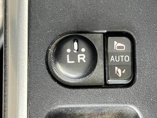 トール カスタムＧ　ＳＡＩＩ　４ＷＤ☆純正ナビ☆バックカメラ☆ＥＴＣ☆Ｂｌｕｅｔｏｏｔｈ☆後席モニター☆両側電動スライドドア☆衝突軽減装置☆クルーズコントロール☆シートヒーター☆ＬＥＤヘッドライト☆純正アルミホイール（29枚目）