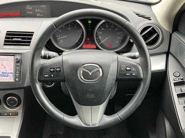 アクセラスポーツ １５Ｓナビエディション　純正ナビ☆バックカメラ☆ＥＴＣ☆スマートキー☆デュアルオートエアコン☆レインセンサー☆ミュージックサーバー☆オートライト☆ＨＩＤヘッドライト☆純正アルミホイール（14枚目）