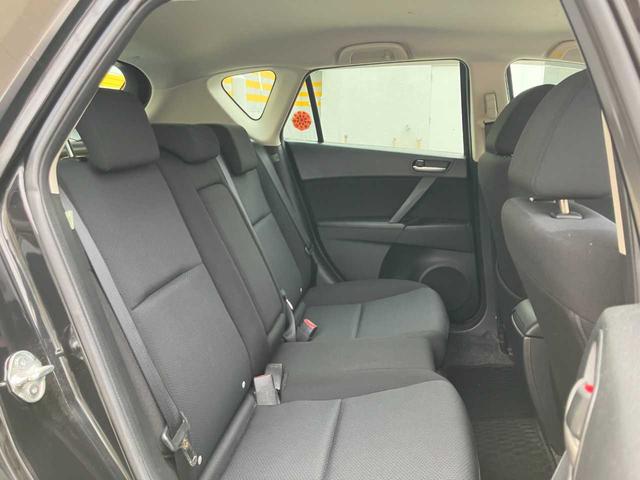 アクセラスポーツ １５Ｓナビエディション　純正ナビ☆バックカメラ☆ＥＴＣ☆スマートキー☆デュアルオートエアコン☆レインセンサー☆ミュージックサーバー☆オートライト☆ＨＩＤヘッドライト☆純正アルミホイール（20枚目）