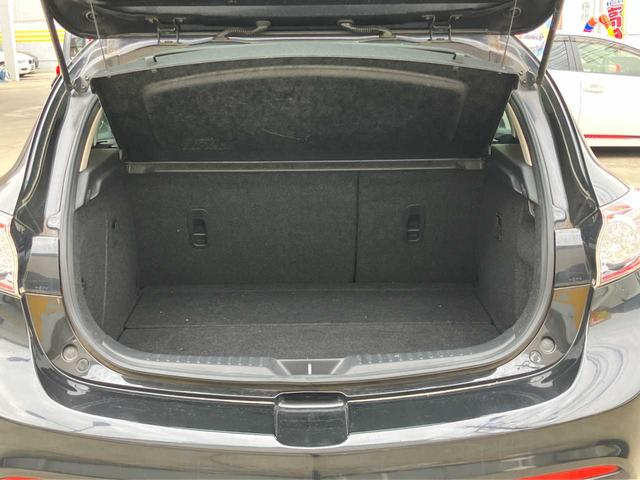 アクセラスポーツ １５Ｓナビエディション　純正ナビ☆バックカメラ☆ＥＴＣ☆スマートキー☆デュアルオートエアコン☆レインセンサー☆ミュージックサーバー☆オートライト☆ＨＩＤヘッドライト☆純正アルミホイール（22枚目）