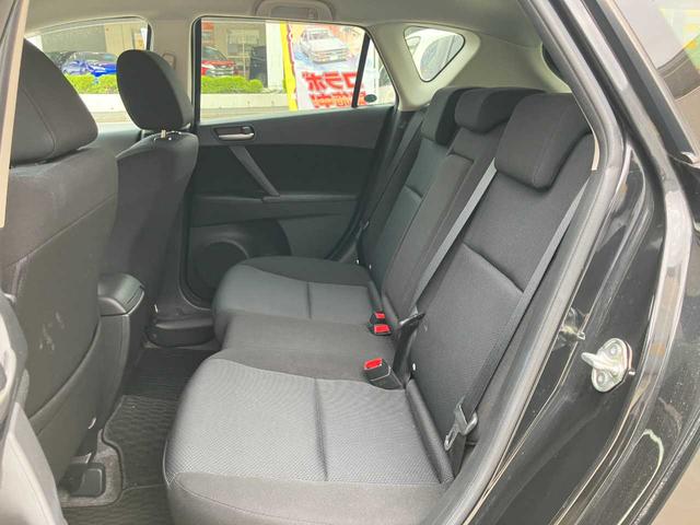 アクセラスポーツ １５Ｓナビエディション　純正ナビ☆バックカメラ☆ＥＴＣ☆スマートキー☆デュアルオートエアコン☆レインセンサー☆ミュージックサーバー☆オートライト☆ＨＩＤヘッドライト☆純正アルミホイール（26枚目）