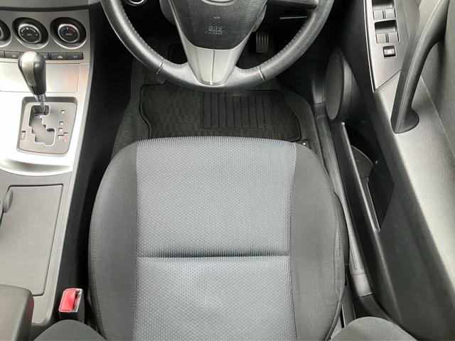 アクセラスポーツ １５Ｓナビエディション　純正ナビ☆バックカメラ☆ＥＴＣ☆スマートキー☆デュアルオートエアコン☆レインセンサー☆ミュージックサーバー☆オートライト☆ＨＩＤヘッドライト☆純正アルミホイール（28枚目）