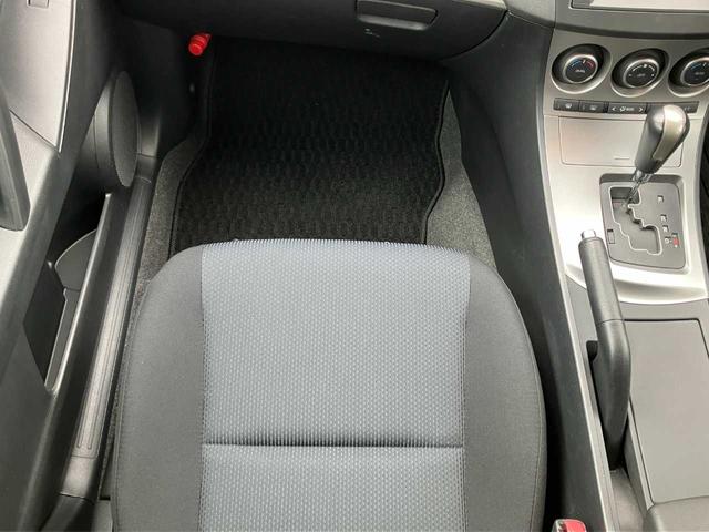 アクセラスポーツ １５Ｓナビエディション　純正ナビ☆バックカメラ☆ＥＴＣ☆スマートキー☆デュアルオートエアコン☆レインセンサー☆ミュージックサーバー☆オートライト☆ＨＩＤヘッドライト☆純正アルミホイール（29枚目）