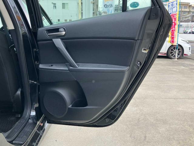 アクセラスポーツ １５Ｓナビエディション　純正ナビ☆バックカメラ☆ＥＴＣ☆スマートキー☆デュアルオートエアコン☆レインセンサー☆ミュージックサーバー☆オートライト☆ＨＩＤヘッドライト☆純正アルミホイール（33枚目）