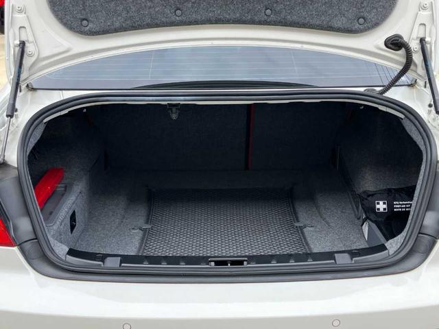 ３シリーズ ３３５ｉ　Ｍスポーツパッケージ　純正ナビ☆ＥＴＣ☆クリアランスソナー☆サンルーフ☆レザーシート☆パワーシート☆シートヒーター☆クルーズコントロール☆ＨＩＤヘッドライト☆純正アルミホイール（25枚目）