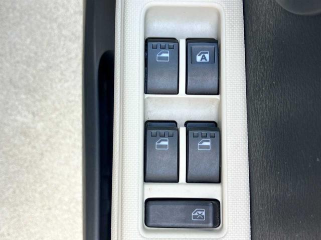 ミラココア ココアプラスG 4WD☆純正ナビ☆バックカメラ☆スマートキー☆オートエアコン☆ルーフレール☆プライバシーガラス☆フォグランプ☆ベンチシート☆社外アルミホイール(18枚目)