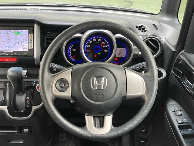 Ｎ－ＢＯＸカスタム Ｇ・Ｌパッケージ　純正ナビ☆バックカメラ☆ＥＴＣ☆片側電動スライドドア☆スマートキー☆Ｂｌｕｅｔｏｏｔｈ☆ステアリングリモコン☆オートエアコン☆ＨＩＤヘッドライト☆フォグランプ☆純正アルミホイール（12枚目）