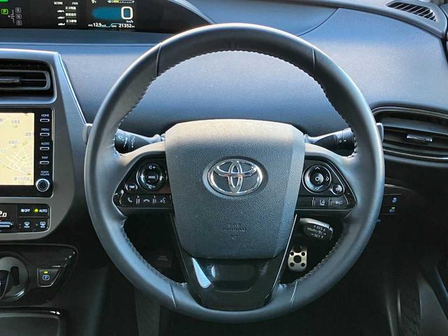 プリウス Ｓツーリングセレクション・ブラックエディション　純正ナビ☆バックカメラ☆ＥＴＣ☆ドライブレコーダー☆衝突軽減装置☆クルーズコントロール☆ステアリングリモコン☆Ｍｉｒａｃａｓｔ☆シートヒーター☆ＬＥＤヘッドライト☆純正アルミホイール（11枚目）