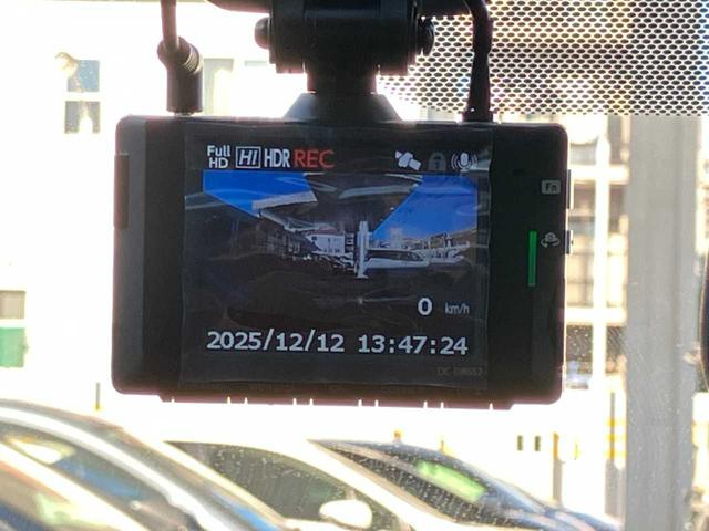 プリウス Ｓツーリングセレクション・ブラックエディション　純正ナビ☆バックカメラ☆ＥＴＣ☆ドライブレコーダー☆衝突軽減装置☆クルーズコントロール☆ステアリングリモコン☆Ｍｉｒａｃａｓｔ☆シートヒーター☆ＬＥＤヘッドライト☆純正アルミホイール（24枚目）