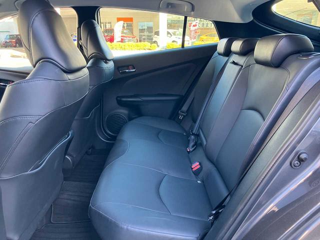 プリウス Ｓツーリングセレクション・ブラックエディション　純正ナビ☆バックカメラ☆ＥＴＣ☆ドライブレコーダー☆衝突軽減装置☆クルーズコントロール☆ステアリングリモコン☆Ｍｉｒａｃａｓｔ☆シートヒーター☆ＬＥＤヘッドライト☆純正アルミホイール（33枚目）